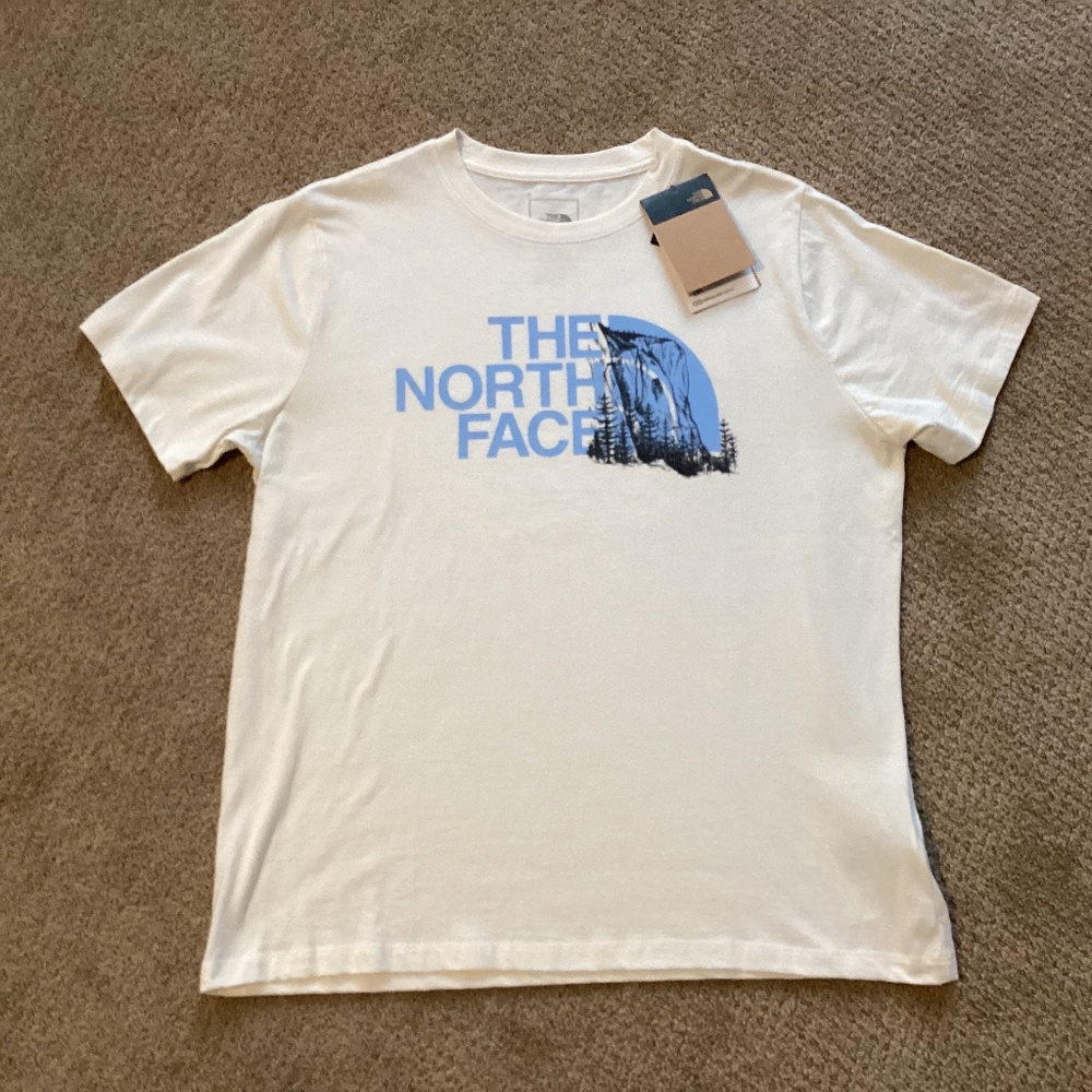 The North Face Graphic short sleeve shirt NEW with tags